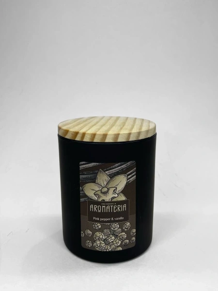 Ароматическая свеча Premium "Pink pepper & vanilla" Aromateria, 230 мл.