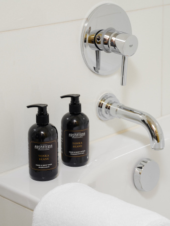 Парфюмированный крем для рук и тела "Tonka Beans", 300 мл